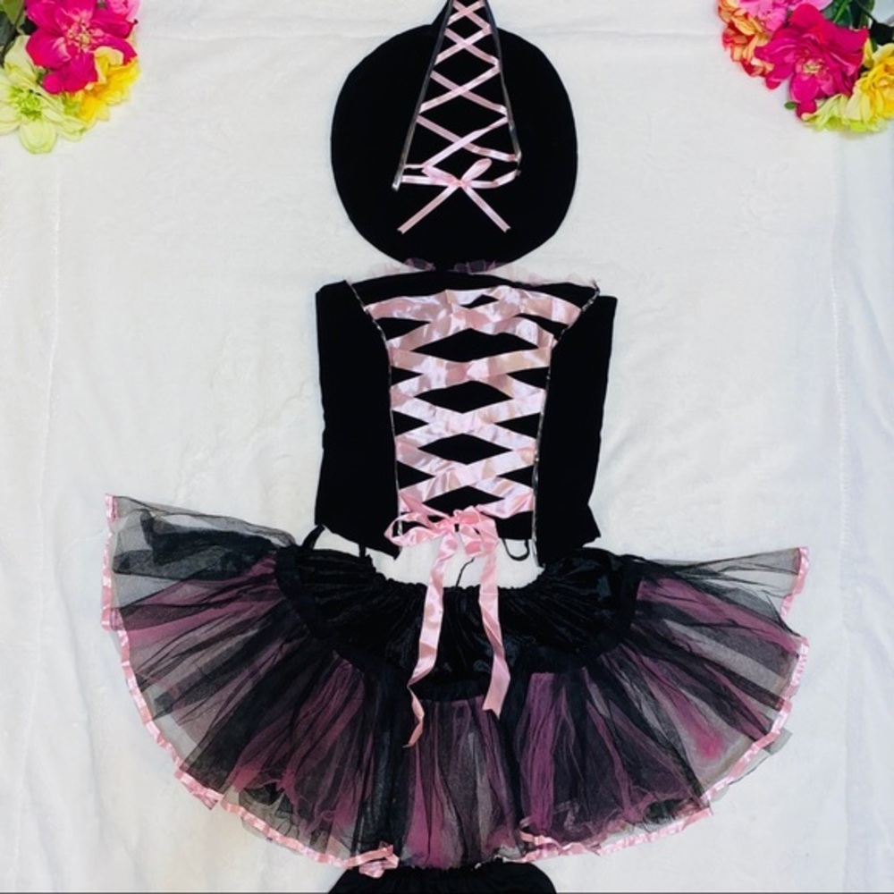 Cute witch 🧙‍♀️ costume